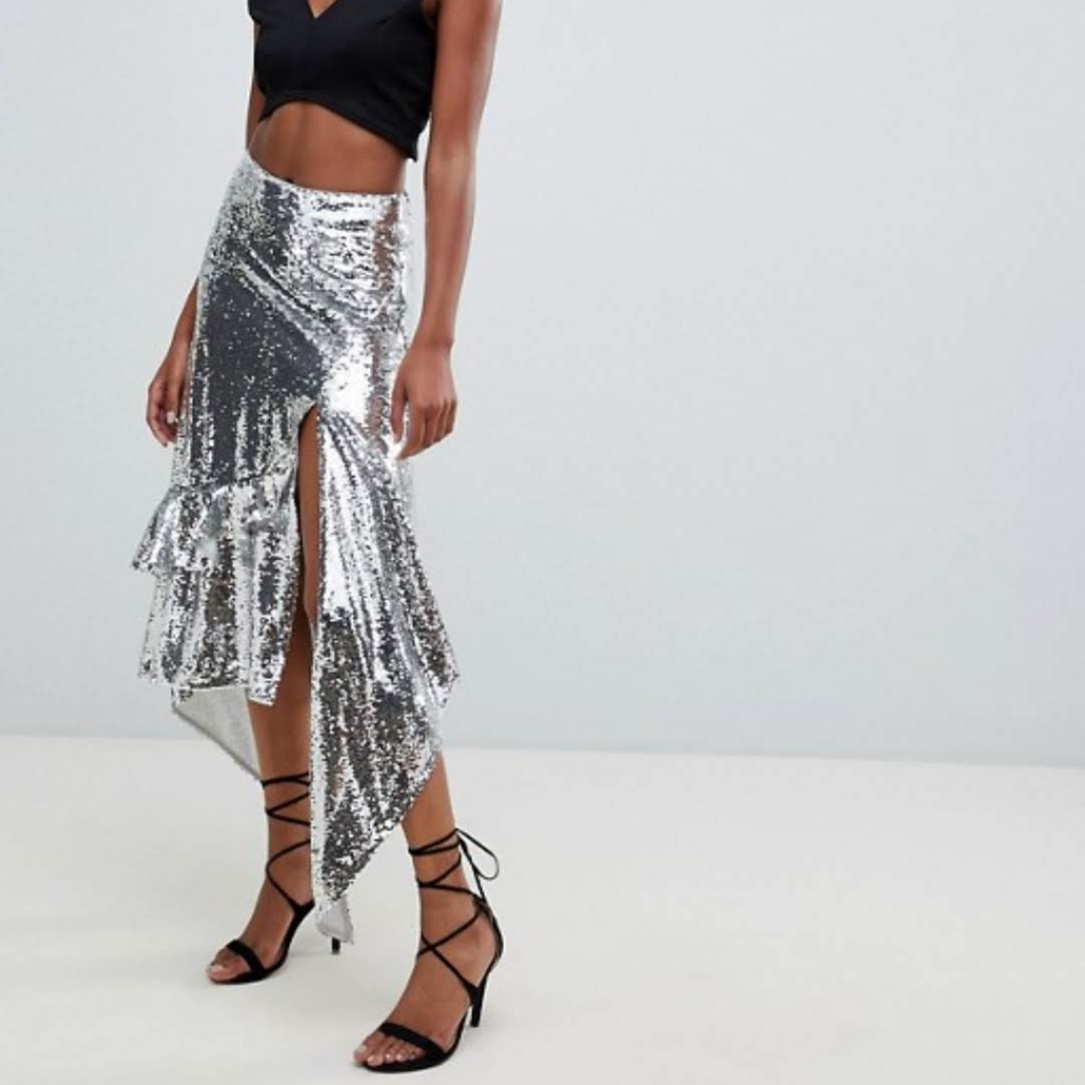 NWOT Tiered Pephem High Waist Sequined Skirt